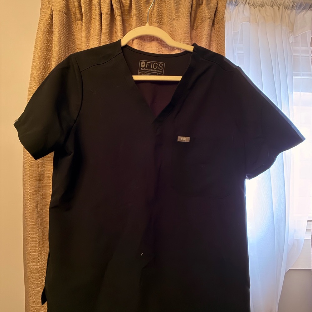 Figs scrub top